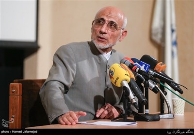 Iran Presidential Candidate Mirsalim Speaks at Tehran University