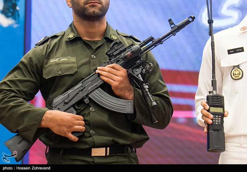 جدیدترین کلاشینکف و سلاح تک‌تیرانداز ایرانی رونمایی شدند + جزئیات
