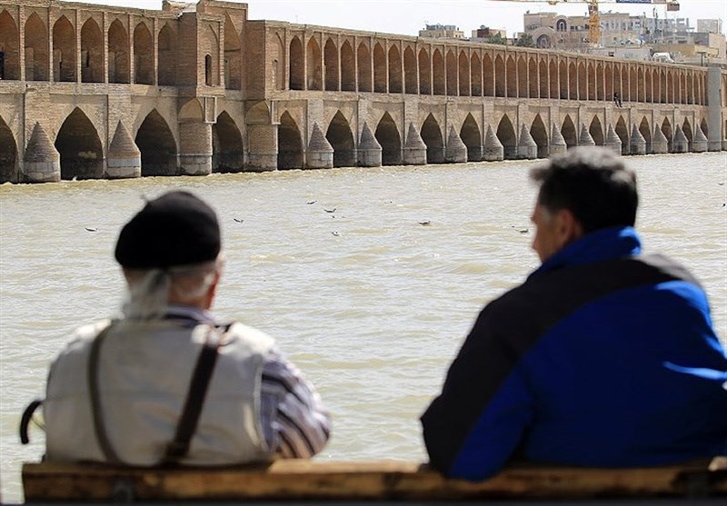 &quot;عکس فوری&quot; صدایی تنیده شده با سی‌وسه پل اصفهان؛ اردیبهشت فصل رونق عکاسی در اصفهان