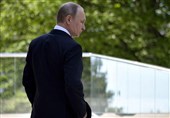 تلاش پوتین برای آغاز مثبت روابط با پاریس