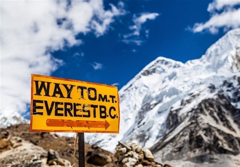 پنهان شدن در اورست برای پرداخت نکردن جریمه + عکس