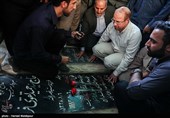 حضور محمدباقر قالیباف بر سر مزار سردار شهید حمید تقوی از شهدای مدافع حرم