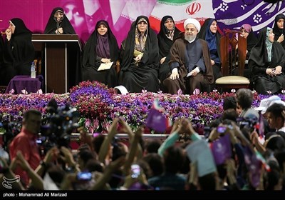 صدر حسن روحانی کی حامی خواتین کا عوامی جلسہ