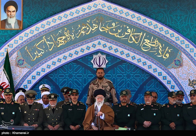 امام خامنہ ای: اگر کوئی بھی ملکی سلامتی کے خلاف کھڑا ہوا اسے سخت ردعمل کا سامنا کرنا پڑے گا