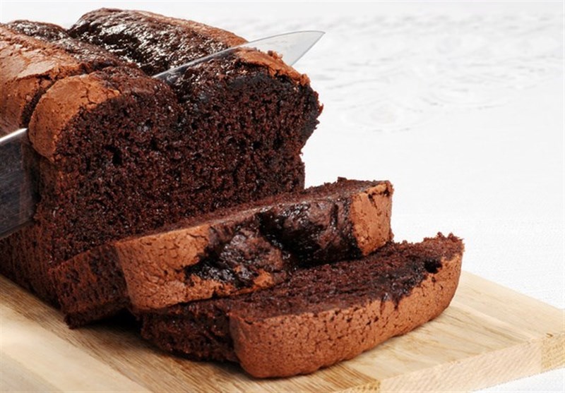 کیک شکلاتی خرس را تا خانه پیرزن برد+عکس