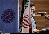 رئیسی یحضر اجتماع للشخصیات الثقافیة الداعمة له