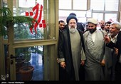 رئیسی یحضر اجتماع للشخصیات الثقافیة الداعمة له