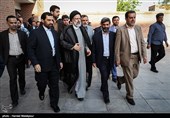 رئیسی یحضر اجتماع للشخصیات الثقافیة الداعمة له