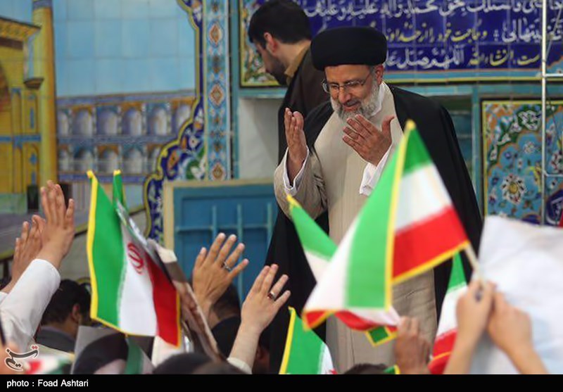 استقبال پرشور مردم تبریز از حجت الاسلام رئیسی پس از مناظره سوم