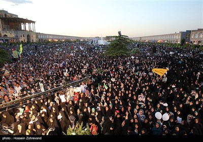 حشود غفیرة تستقبل المرشح ابراهیم رئیسی فی أصفهان
