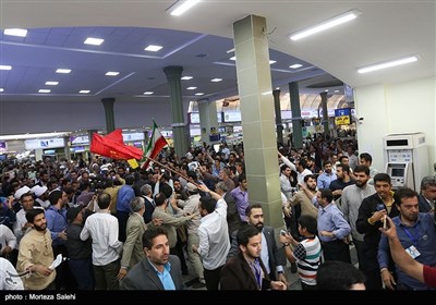 Presidential Candidate Raisi Continues Electioneering in Isfahan