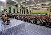 اقشار مختلف مردم با امام خامنه‌ای دیدار کردند