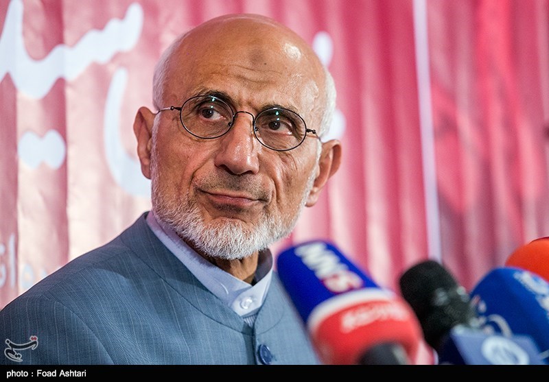 Presidential Candidate Aqa-Mirsalim Casts Ballot in Tehran (+Photo)