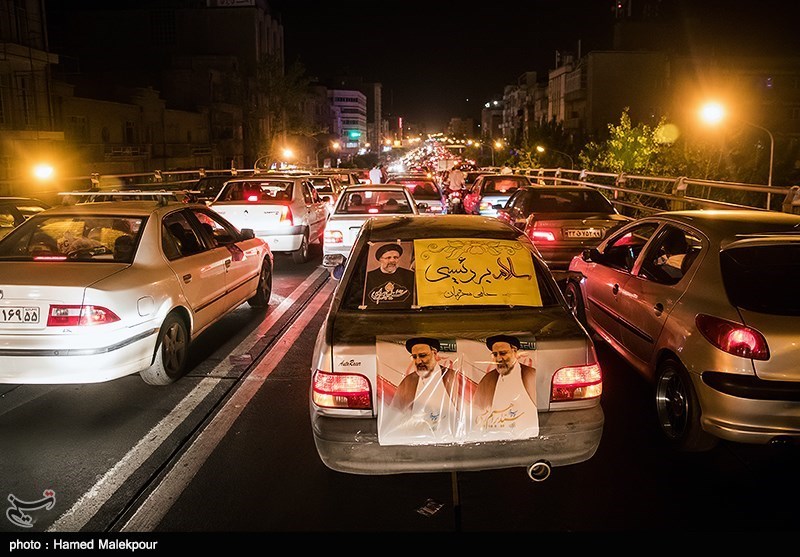 فعالیت 3500 پاکبان در پاکسازی شهر مشهد از تبلیغات انتخابات