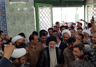 حجت‌الاسلام رئیسی رای خود را به صندوق انداخت+ فیلم و عکس