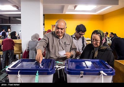 Long Queues as Polls Open in Iran Presidential Election