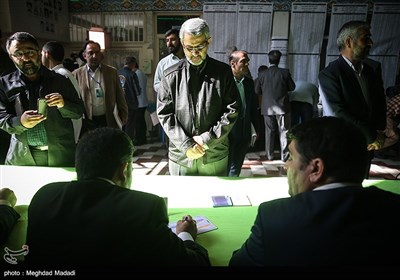 حضور سردار غیب‌پرور رئیس سازمان بسیج مستضعفین پای صندوق رای