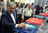 استاندار آذربایجان شرقی رای خود را به صندوق انداخت ‌