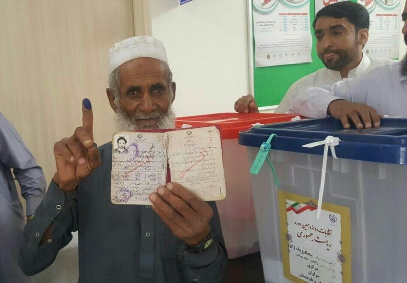 مردم شیعه و سنی سیستان و بلوچستان با حضور گسترده در انتخابات وحدت را به نمایش گذاشتند+ تصاویر