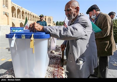 People Hit Polls in Isfahan to Pick Next President