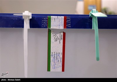 تحویل صندوق های رای به فرمانداری در مبارکه اصفهان