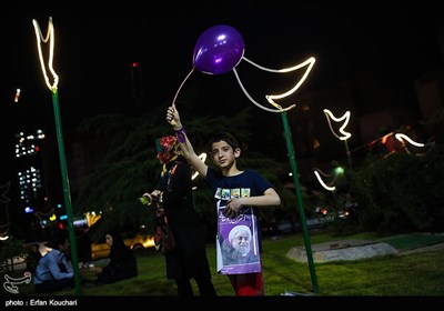 احتفال أنصار الرئیس روحانی بنتائج الانتخابات