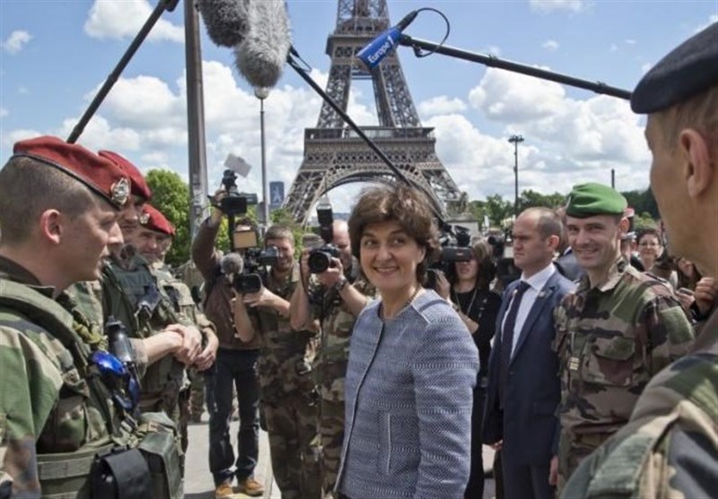 وزیر دفاع فرانسه استعفا کرد