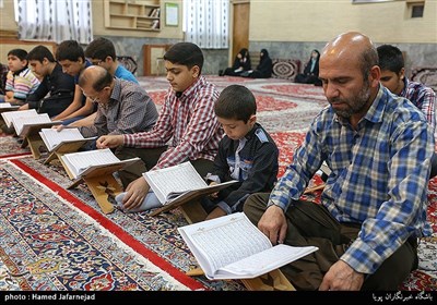 کلاس آموزش قرآن در دارتحفیظ القرآن الکریم