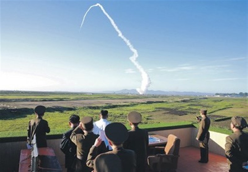 کیم جونغ أون أشرف على تجربة صاروخیة بنظام توجیه جدید