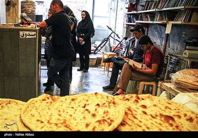  بی‌توجهی نانوایان تهرانی به شایعات کرونایی؛ خدمت ادامه دارد 