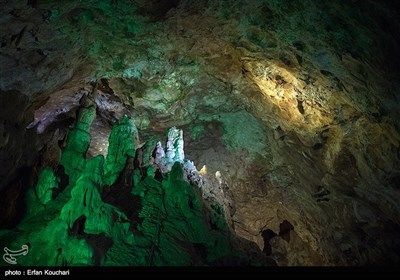 غاری "قوری قلعه" طولانی ترین غار آبی ایران و هفتمین اثرطبیعی ملی ایران، یکی از چشم اندازهای طبیعی و بکر در دل طبیعت استان کرمانشاه است.این غار در 86 کیلومتری شهر کرمانشاه و در جاده شهرستان پاوه قرار گرفته است.