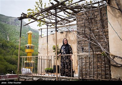 نمایی از روستای خانقاه. این روستا از توابع بخش مرکزی شهرستان پاوه بوده و دارای معماری پلکانی است.