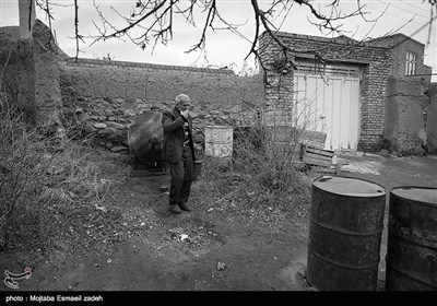 قالقاچی ، روستایی است از توابع بخش انزل در شهرستان ارومیه و نزدیکترین روستا به دریاچه شورآباد که به علت خشکسالی تقریباً تمام چاه‌های عمیق و نیمه عمیق آن خشک شده و اهالی را مجبور به مهجرت کرده است