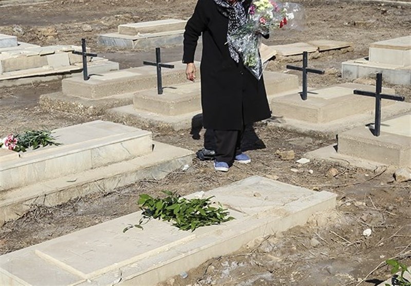 سه هزار کیلومتر پیمودن سفر اروپایی‌ها برای دعا در یک قبرستان ایرانی