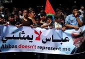 استطلاع: غالبیة فلسطینیة ترفض قرارات عباس ضد غزة