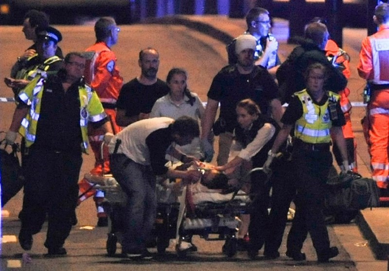 6 Killed as Militants Plough Van into Crowd on London Bridge, Stab Others