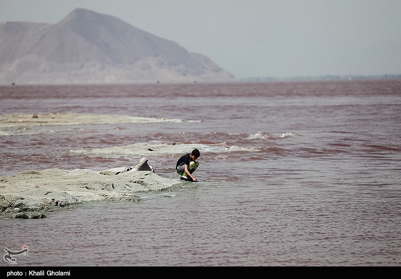 مطالعات احیای دریاچه ارومیه در دانشگاه‌های بومی منطقه انجام شود