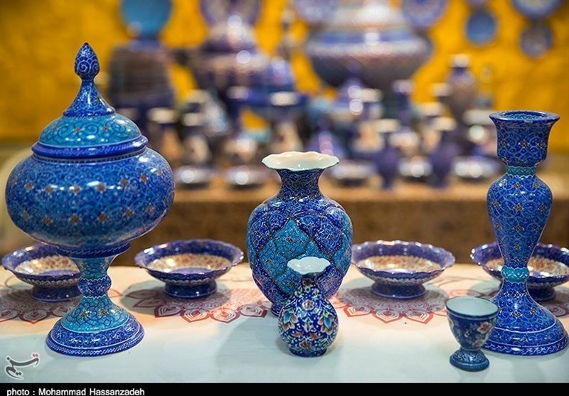 اصفهان| بازار صنایع دستی در رکود کامل است؛ نوسانات ارز سبب گرانی مواد اولیه شد