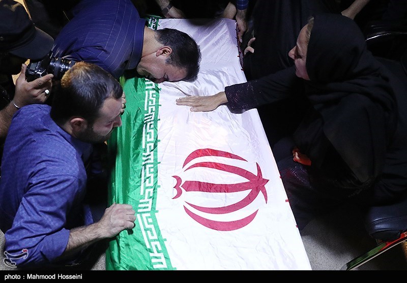 وداع با پیکر مطهر شهدای حملات تروریستی تهران در معراج شهدا +عکس و فیلم