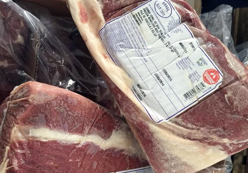 100 تن گوشت قرمز منجمد با نرخ دولتی در استان سمنان توزیع شد