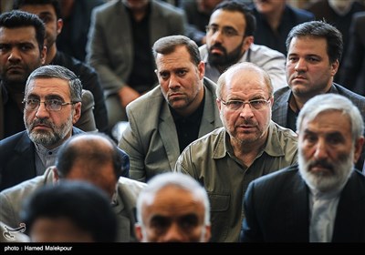 محمدباقر قالیباف شهردار تهران در مراسم وداع با پیکر شهدای حادثه تروریستی تهران