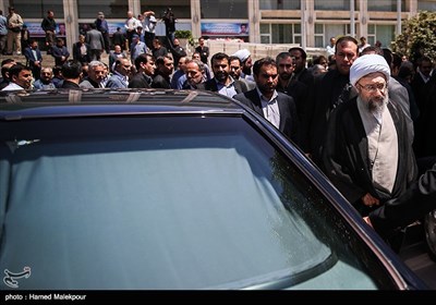 آیت‌الله صادق آملی لاریجانی رئیس قوه قضائیه در مراسم تشییع پیکر شهدای حادثه تروریستی تهران