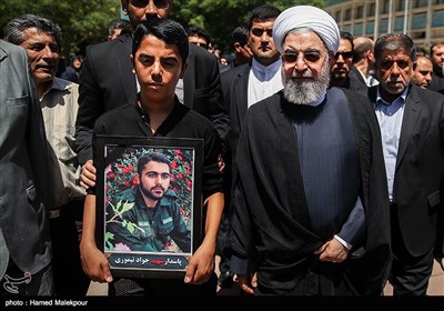 حجت‌الاسلام حسن روحانی رئیس جمهور در مراسم تشییع پیکر شهدای حادثه تروریستی تهران