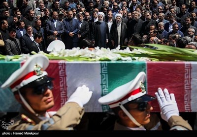 تہران؛ شہداء کے جنازوں میں صدر مملکت اوع اعلی حکام سمیت عوام کی کثیر تعداد میں شرکت