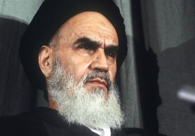 امام و ایستادگی در برابر شیطان بزرگ