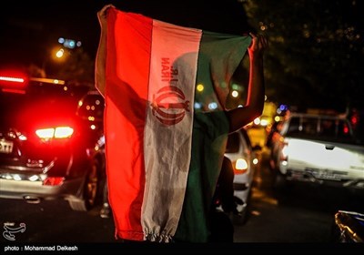 تہران میں ایران کی فٹبال ورلڈ کپ 2018 میں رسائی پر عوام کا جشن