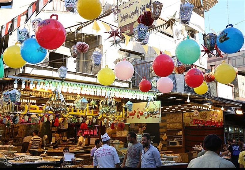 جشنواره شیرینی‌های رنگارنگ رمضانی «دمشق»/سوری‌ها «جنگ» را به حاشیه راندند+فیلم و تصاویر
