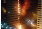 جزئیات آتش‌سوزی در برج مسکونی 22 طبقه در شهرک چیتگر / نجات 30 نفر از ساکنان