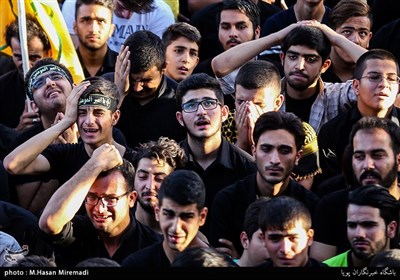 اجتماع مدافعان حرم در میدان امام حسین (ع)‎