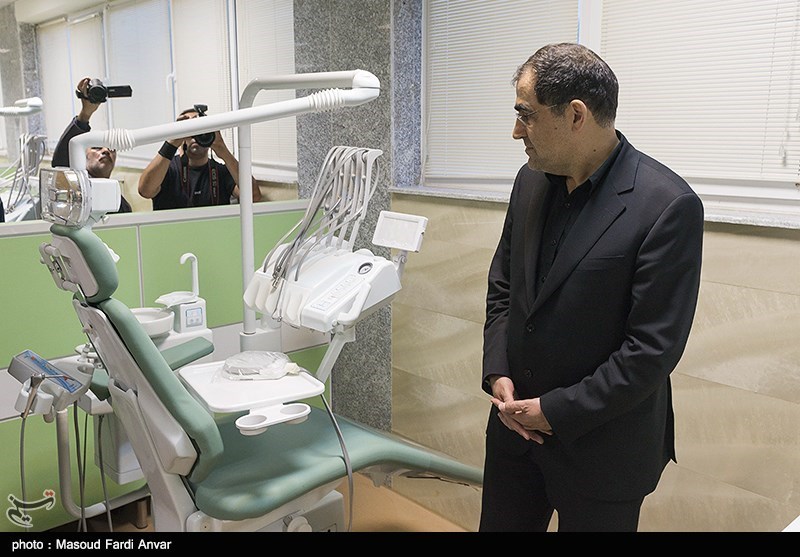 وزیر بهداشت از بیمارستان‌های در حال احداث شرق استان کرمان بازدید کرد